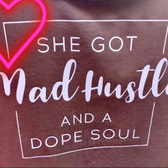 Meet your Posher, Megan - Picture 2 of 8